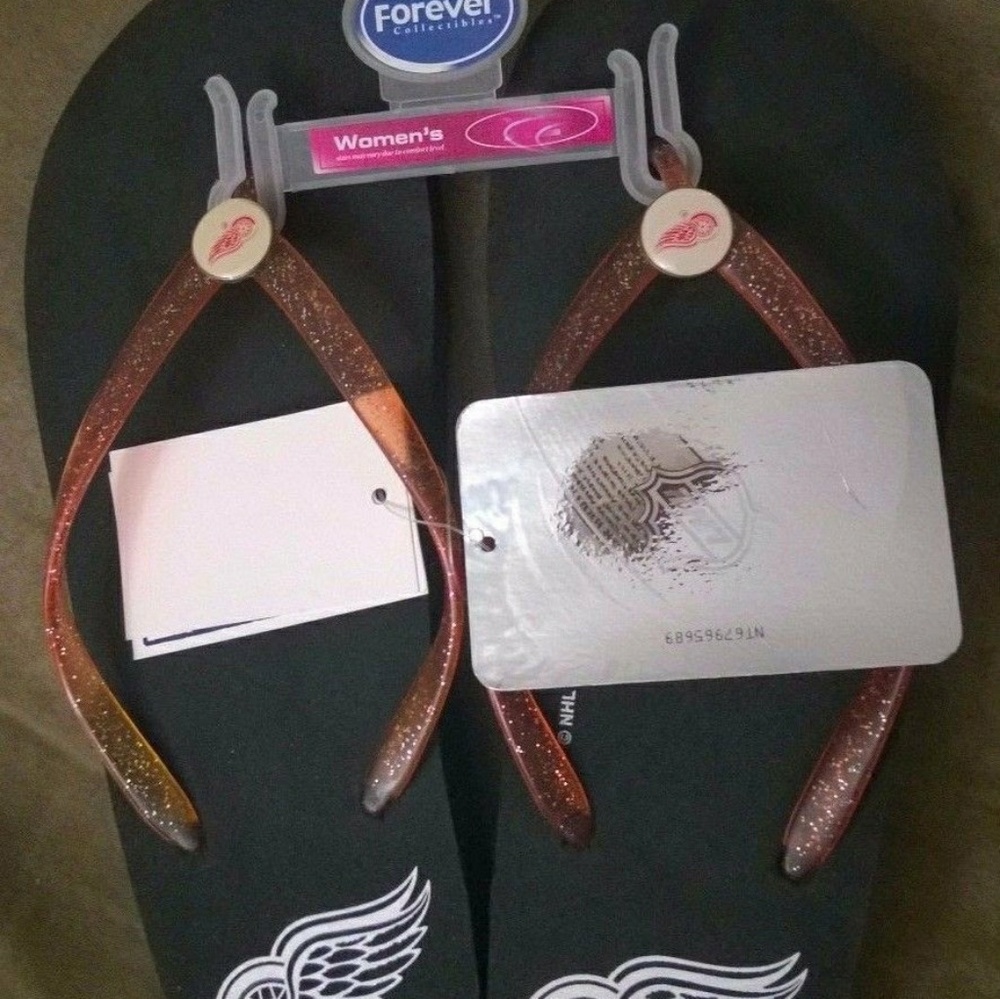 Detroit Red Wings flip flops women NHL licensed